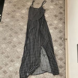 Boutique Maxi Dress, Size M, Slit up the side, perfect for summer!